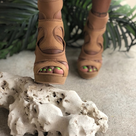 Women's Stylish Brown Heels size 8.5 - Picture 4 of 5